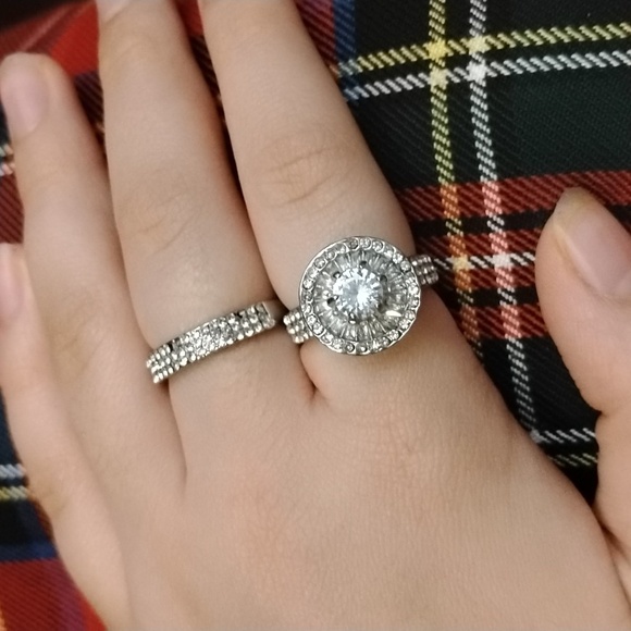 JEWELRY - Picture 3 of 6